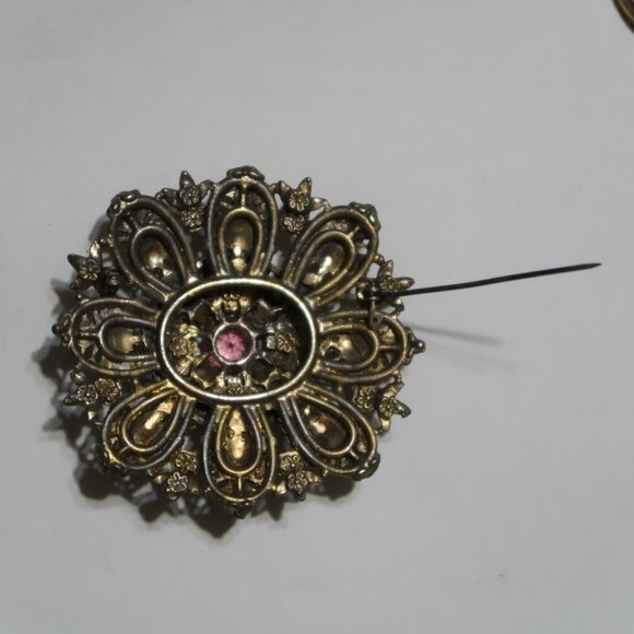 LIMITED TIME SALE Gorgeous 1920s Gold Filled Large Brooch with Pink Jewels - Picture 2 of 3